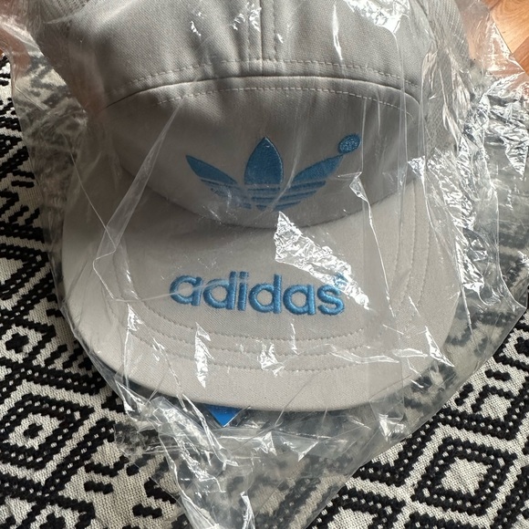 Brand New Adidas Archive Hat - Picture 7 of 9